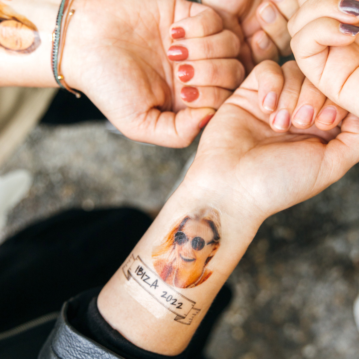 Personalisierbare Tattoos 4er Set mit Gesicht und Banner, Fotogeschenk, Geschenke für Frauen, Geschenke für Freundin, Geschenk für Schwester, Witzige Geschenke